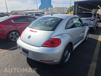 2012 Volkswagen Beetle 2.5L Hatchback – miniatura 4