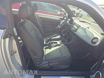 2012 Volkswagen Beetle 2.5L Hatchback – miniatura 8