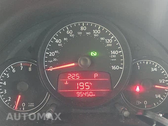 2012 Volkswagen Beetle 2.5L Hatchback – miniatura 12