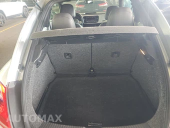 2012 Volkswagen Beetle 2.5L Hatchback – miniatura 16