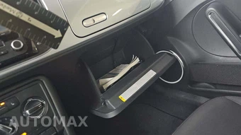 2012 Volkswagen Beetle 2.5L Hatchback – miniatura 20