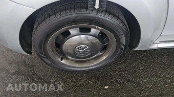 2012 Volkswagen Beetle 2.5L Hatchback – miniatura 31