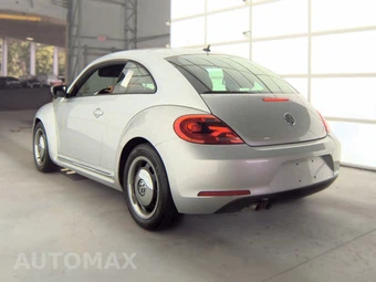 2012 Volkswagen Beetle 2.5L Hatchback – miniatura 6