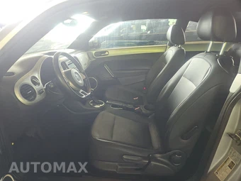 2012 Volkswagen Beetle 2.5L Hatchback – miniatura 7
