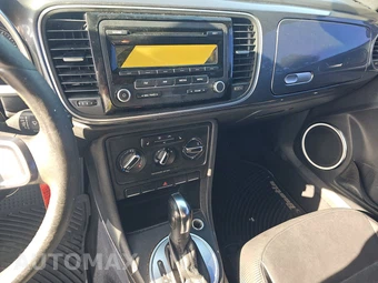 2012 Volkswagen Beetle 2.5L Hatchback – miniatura 11