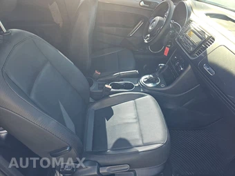 2012 Volkswagen Beetle 2.5L Hatchback – miniatura 8