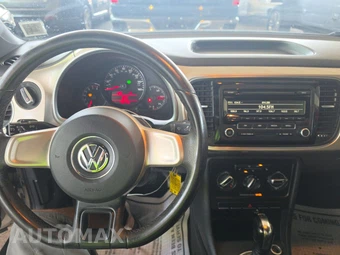 2012 Volkswagen Beetle 2.5L Hatchback w/Sound & Navigation - miniatura 11