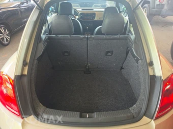 2012 Volkswagen Beetle 2.5L Hatchback w/Sound & Navigation - miniatura 16