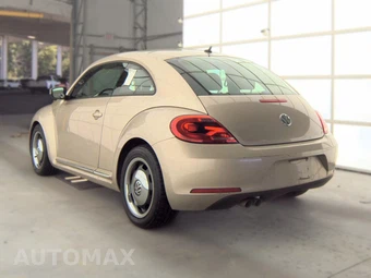 2012 Volkswagen Beetle 2.5L Hatchback w/Sound & Navigation - miniatura 6