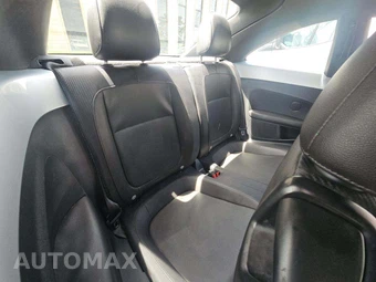 2012 Volkswagen Beetle 2.5L Hatchback w/Sound & Navigation – miniatura 15