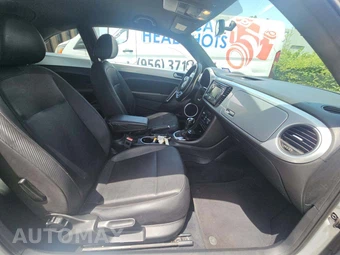 2012 Volkswagen Beetle 2.5L Hatchback w/Sound & Navigation – miniatura 17