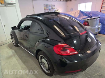 2012 Volkswagen Beetle 2.5L Hatchback w/Sunroof - miniatura 2