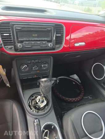 2012 Volkswagen Beetle 2.5L Hatchback w/Sunroof - miniatura 10