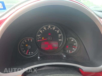 2012 Volkswagen Beetle 2.5L Hatchback w/Sunroof - miniatura 9