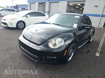 2012 Volkswagen Beetle 2.5L Hatchback w/Sunroof
