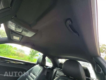 2012 Volkswagen Beetle Turbo Hatchback - miniatura 11