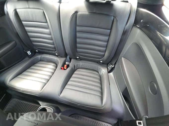 2012 Volkswagen Beetle Turbo Hatchback - miniatura 13