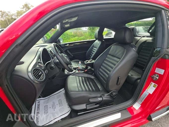 2012 Volkswagen Beetle Turbo Hatchback - miniatura 6