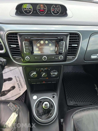 2012 Volkswagen Beetle Turbo Hatchback w/Sunroof & Sound - miniatura 10