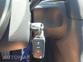 2012 Volkswagen GTI w/Sunroof & Navigation - miniatura 5