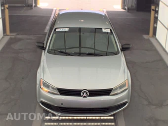 2012 Volkswagen Jetta S Sedan – miniatura 2
