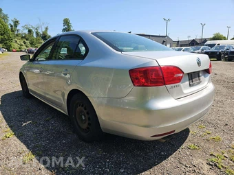 2012 Volkswagen Jetta SE Sedan – miniatura 2