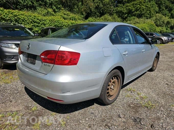 2012 Volkswagen Jetta SE Sedan – miniatura 3