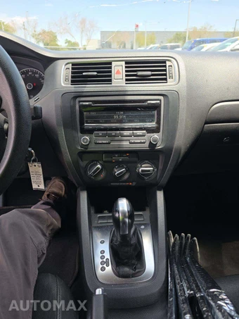 2012 Volkswagen Jetta SE Sedan – miniatura 10