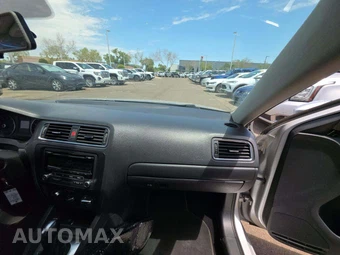 2012 Volkswagen Jetta SE Sedan – miniatura 19