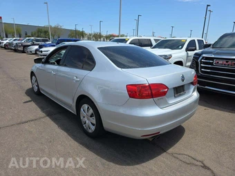 2012 Volkswagen Jetta SE Sedan – miniatura 2