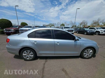 2012 Volkswagen Jetta SE Sedan – miniatura 4