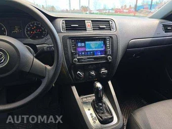 2012 Volkswagen Jetta SE Sedan – miniatura 10