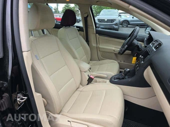 2012 Volkswagen Jetta SportWagen 2.0L TDI Wagon w/Sunroof – miniatura 18