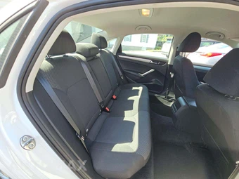 2012 Volkswagen Passat 2.5L S w/Appearance - miniatura 16