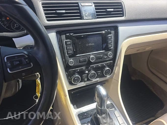 2012 Volkswagen Passat 2.5L SE w/Sunroof - miniatura 11