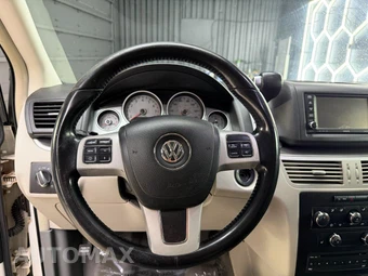 2012 Volkswagen Routan SE 121.2" WB - miniatura 10