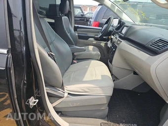 2012 Volkswagen Routan SE 121.2" WB – miniatura 8