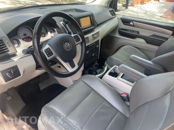2012 Volkswagen Routan SEL w/RSE & Navigation 121.2" WB - miniatura 15