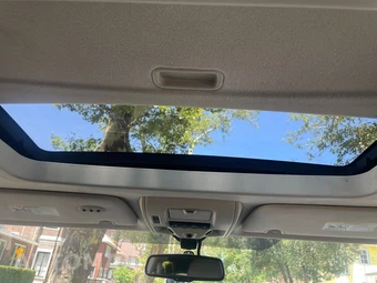 2012 Volkswagen Routan SEL w/RSE & Navigation 121.2" WB - miniatura 18