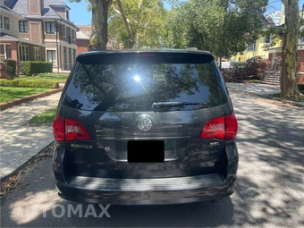 2012 Volkswagen Routan SEL w/RSE & Navigation 121.2" WB - miniatura 5