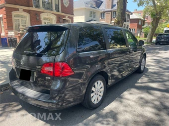 2012 Volkswagen Routan SEL w/RSE & Navigation 121.2" WB - miniatura 7