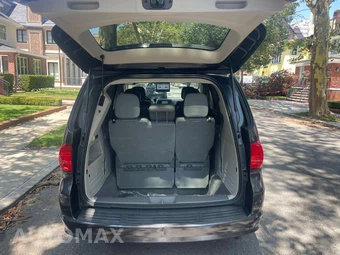 2012 Volkswagen Routan SEL w/RSE & Navigation 121.2" WB - miniatura 8