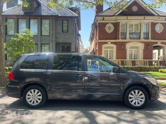 2012 Volkswagen Routan SEL w/RSE & Navigation 121.2" WB - miniatura 9