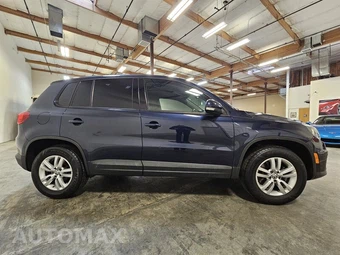 2012 Volkswagen Tiguan LE - miniatura 10