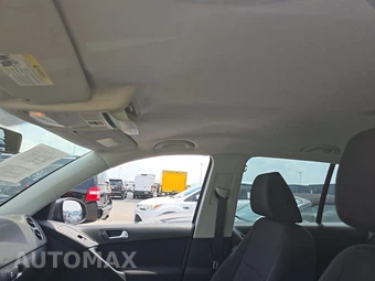 2012 Volkswagen Tiguan LE - miniatura 17