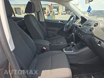 2012 Volkswagen Tiguan LE - miniatura 8