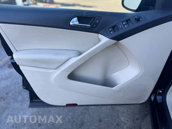 2012 Volkswagen Tiguan LE – miniatura 18