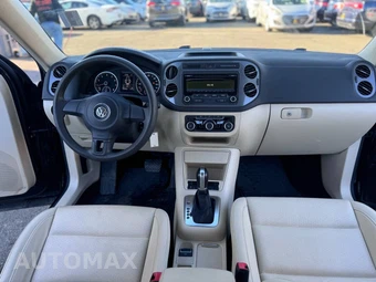 2012 Volkswagen Tiguan LE – miniatura 30