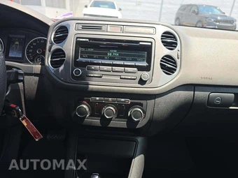 2012 Volkswagen Tiguan LE – miniatura 10