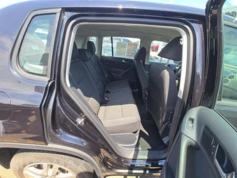 2012 Volkswagen Tiguan LE – miniatura 16